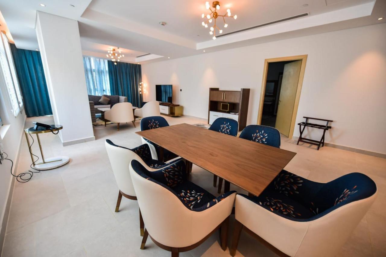 Waterfront Hotel Apartment Lusail Exterior photo A suite at the hotel