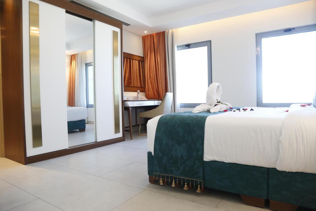 Waterfront Hotel Apartment Lusail Exterior photo A bedroom at the hotel